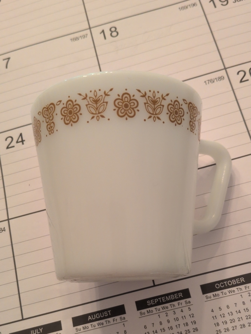 VTG Pyrex White Milk Glass Mug with Subtle Gloss Finish Flower Tulip